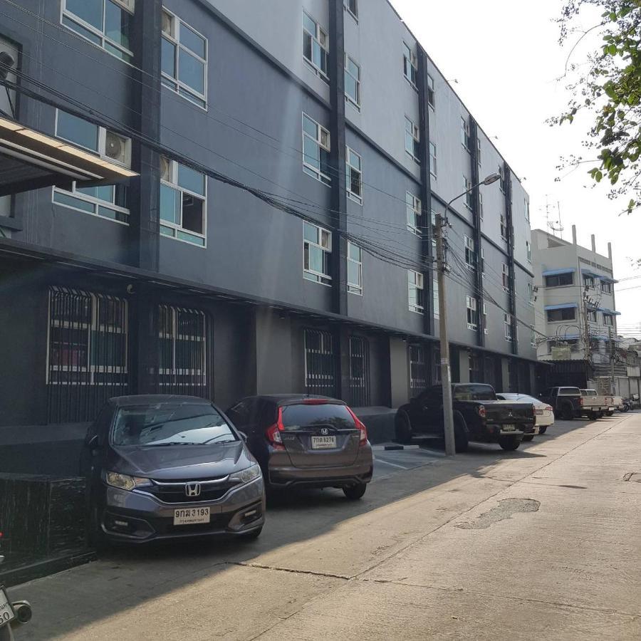 בנגקוק Ada Apartment - อาดา อพาร์ทเมนท์ מראה חיצוני תמונה