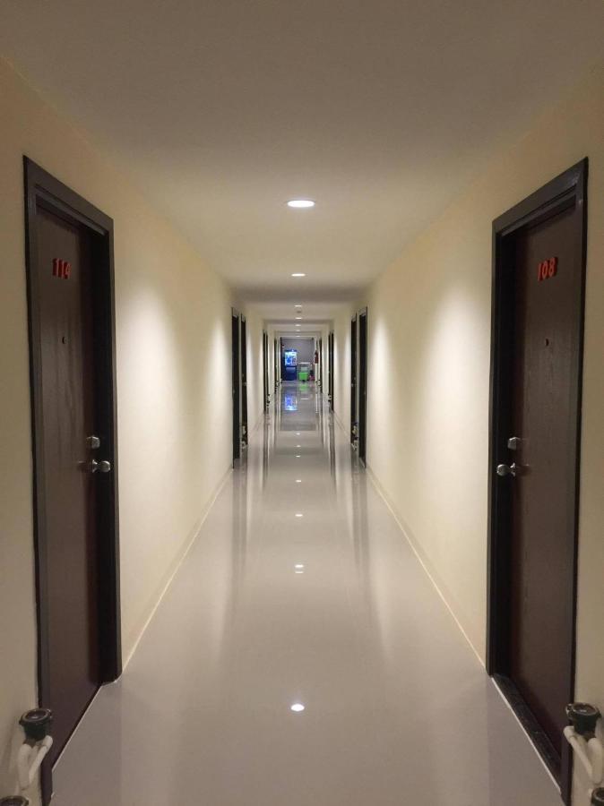 בנגקוק Ada Apartment - อาดา อพาร์ทเมนท์ מראה חיצוני תמונה